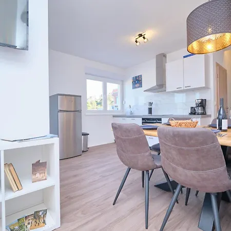 Apartment Fuer 4 Personen Ca, 65 M Sup2 In Mastrinka, Adriakueste Kroatien Kroatische Inseln