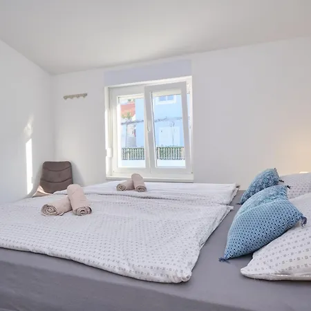 Apartment Fuer 4 Personen Ca, 65 M Sup2 In Mastrinka, Adriakueste Kroatien Kroatische Inseln Trogir